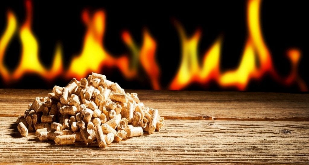 Feu aux granules : ce combustible pourrait être celui qui répond le mieux à vos besoins.