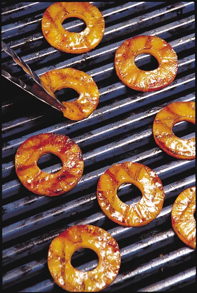 Comment Griller Des Ananas et D’autres Fruits