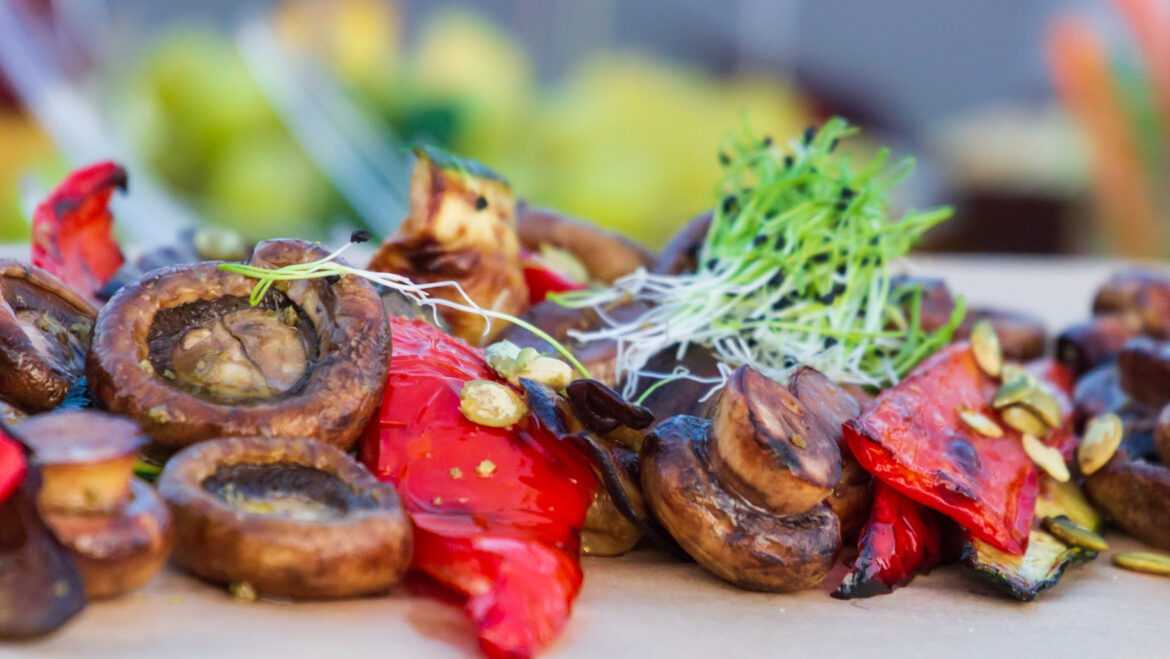 Mushrooms and red peppers with pine nuts cooked on the grill. How to BBQ for vegans and vegetarians?