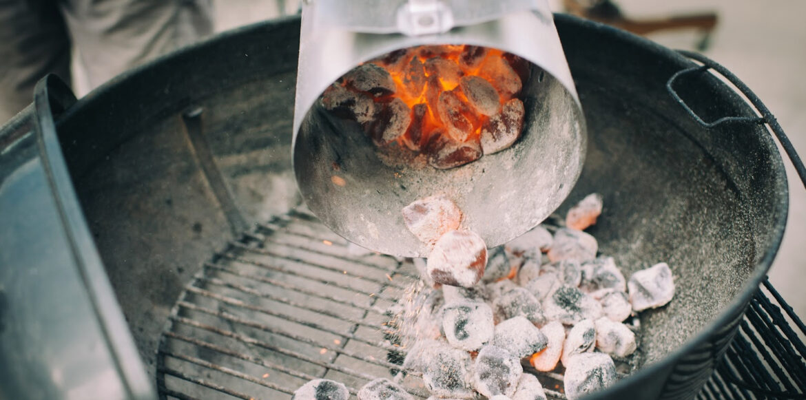 Fond De Charbon De Bois Pour Barbecue Avec Flammes