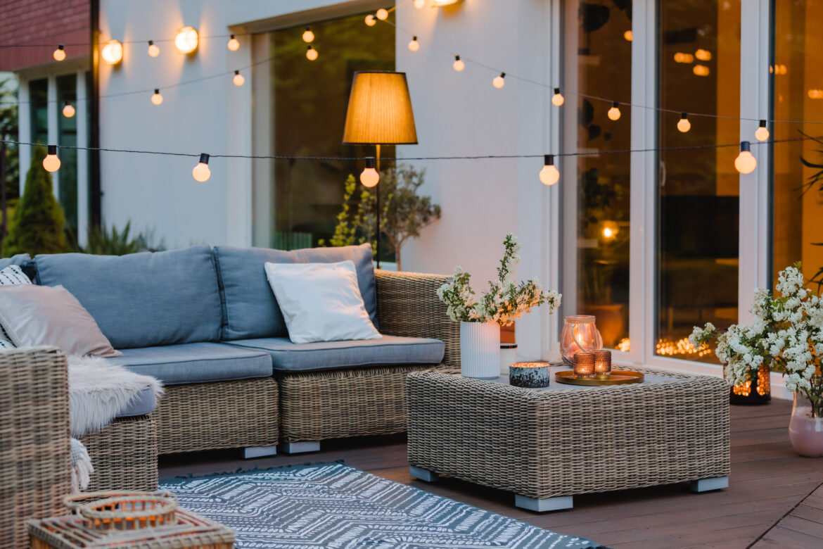 Préparez votre maison pour le printemps 2026 : nettoyage de printemps extérieur